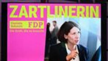 Landtagswahlkampf: FDP-Spitzenkandidatin Schmitt wird zur Zartlinerin