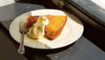 Maiskuchen mit Honig und Nüssen: Frühstücksflocken in Kuchenform