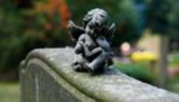 Wintersturm: Wintersturm: Bisher keine Beerdigungen in Dresden abgesagt