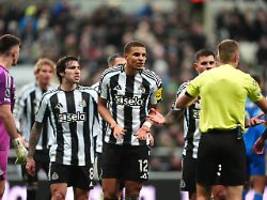 city patzt, cucurella fliegt: dfb-star erlebt horrorabend, doch newcastle feiert irrwitzigen sieg