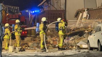 Dreiköpfige Familie stirbt nach Explosion in ihrem Wohnhaus in Albstadt