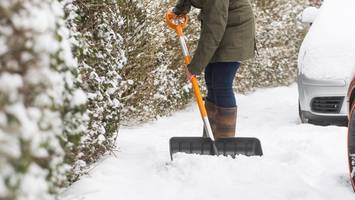 mieter oder vermieter: wer muss im winter schneeräumen? das sind die regeln