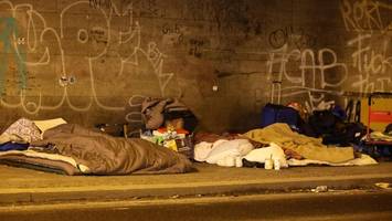 eisige nächte setzen obdachlosen in berlin zu – „bitte schauen sie nicht weg“