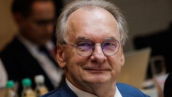 sachsen-anhalt: haseloff gibt amt auf – sein nachfolger steht bereit