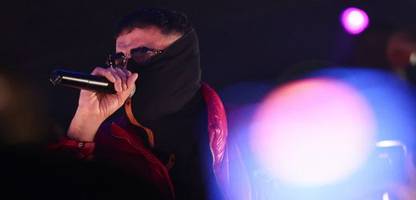 haftbefehl verwirklicht mit einem haus für mama seinen kindheitstraum