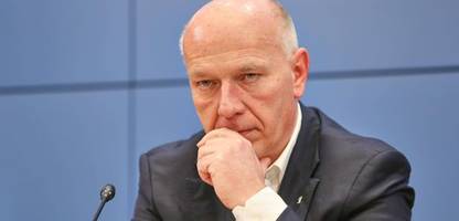 kai wegners tennisstunde während stromausfall »kw hätte da als king rausgehen können«, lästert ein parteifreund