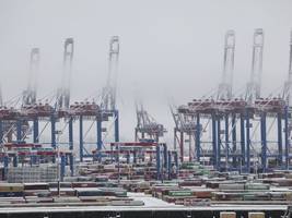 logistik: schneechaos legt hamburger hafen lahm