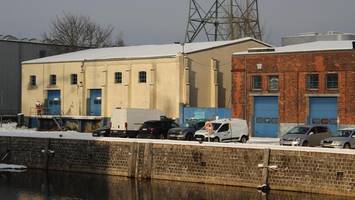 Nach großen Rettungsplänen: Historischer Hafenschuppen verfällt