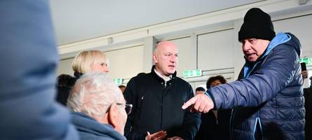 mit aufschlagfehler in den wahlkampf: scharfe kritik von linken und grünen an wegner