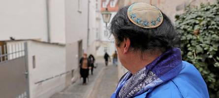 geschändete gräber und mordaufrufe: wo bleibt der aufschrei gegen antisemitismus in augsburg?