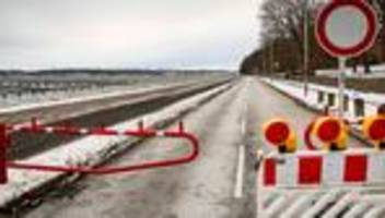 Notfälle: Lübeck und Ostholstein: Blechschäden und wenige Verletzte