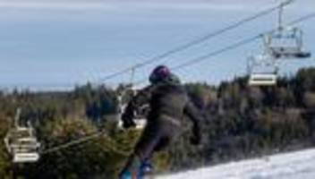 Skifahren: Thüringer Skigebiete wegen Unwetterwarnung zu - eins offen