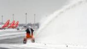 Trotz Wetterwarnungen: Kompletter Normalbetrieb am Flughafen BER