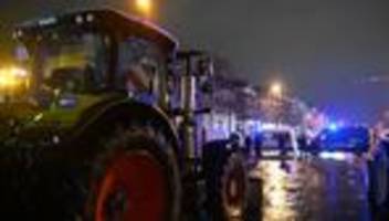 Welthandel: Bauern blockieren vor Mercosur-Abstimmung Autobahn