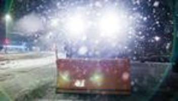 Wintersturm Elli: Schneefall und Glätte schränken Busse und Bahnen teils ein