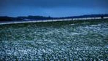 winterwetter: schnelle schneeschmelze lässt flusspegel steigen