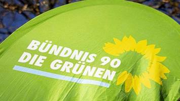 duell um mitgliederzahl: grüne in berlin stoßen spd vom thron