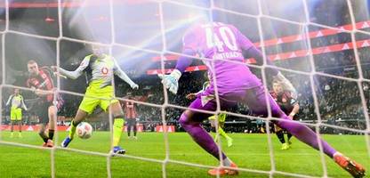 Fußball-Bundesliga: Spektakuläres 3:3 – Borussia Dortmund gleicht spät gegen Eintracht Frankfurt aus