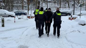 mann droht mit messer – polizei stürmt wohnung auf der veddel