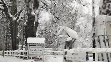 Schneesturm: Nordbahn streicht alle Züge, Unterricht fällt aus