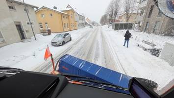 3,3 tonnen salz pro tour: im schneesturm mit dem räumfahrzeug unterwegs