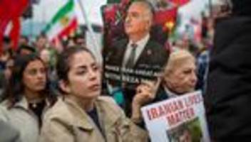 iran: warum im iran wieder nach dem schah gerufen wird