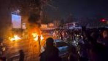 proteste im iran: iranische justiz droht demonstrierenden mit todesstrafe