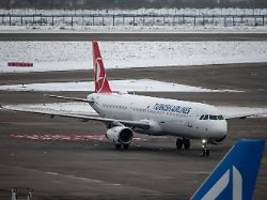 Ankunft in Berlin: 32 Afghanen aus Aufnahmeprogramm dürfen einreisen