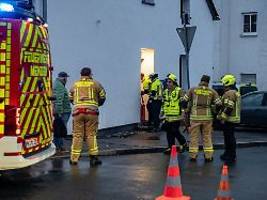 Sechs Geschwister gerettet: Autofahrer sieht Kind barfuß in der Kälte und ruft die Polizei