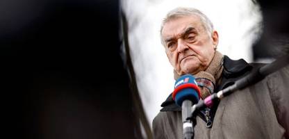 gelsenkirchen: innenminister reul kritisiert informationsfluss nach sparkassen-coup