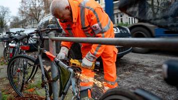 rekord: immer mehr schrotträder werden von der stadtreinigung eingesammelt