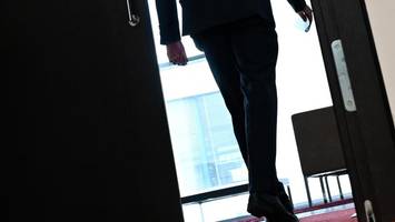 entlassungswelle erreicht führungskräfte: so viele manager ohne job wie noch nie