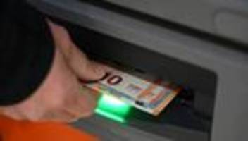 bargeld bleibt unangetastet: geldautomat in lohmen aufgebrochen und in brand gesetzt