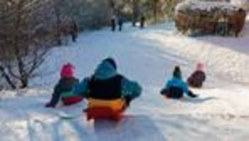 Wetter: Spaß im Schnee und tödliche Glätte in Hessen