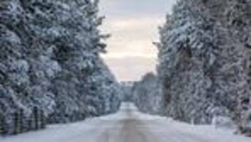 Wintereinbruch: Bahnverkehr im Norden weiter stark eingeschränkt