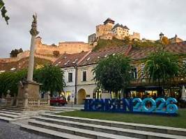 Altstadt trifft Luftgitarren: Trencin und Oulu sind die Kulturhauptstädte 2026