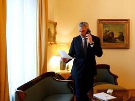 autobiografie von ex-kanzler nehammer: 15 minuten weltruhm