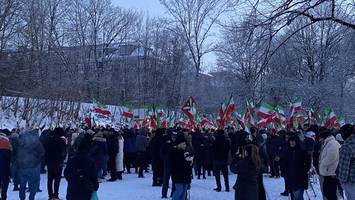 hamburger unterstützen proteste im iran – kundgebung vor dem ex-konsulat