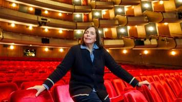 drei jahrzehnte staatsoper: hamburger sängerin mit lachkrämpfen auf der bühne