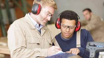 Mehr junge Menschen starten in Ausbildung – trotz fehlender Stellen