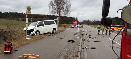 zwei frauen und zwei kinder bei unfall in nachstetten verletzt