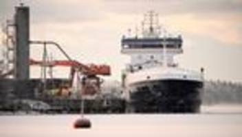 beschädigtes datenkabel: verdächtiger frachter fitburg darf weiterfahren