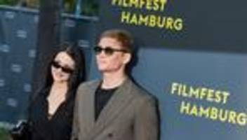 Leute: We did it: Schweighöfer und Ruby O. Fee haben geheiratet