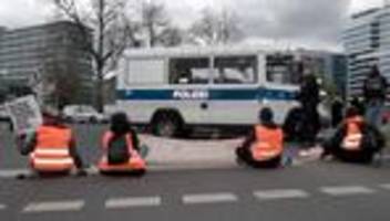 Polizeieinsatz: Urteil rechtskräftig: Schmerzgriff bei Klimaaktivist falsch