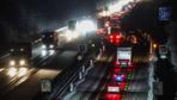 unwetter: glatte straßen in nrw - schulen landesweit geschlossen