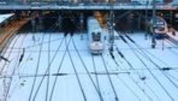 Unwetterwarnung: Wegen Glätte-Vorhersage: Bahn drosselt Geschwindigkeit