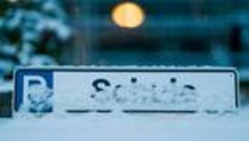 Wegen Wetterwarnung: Präsenzpflicht an Schulen auch für Dienstag aufgehoben