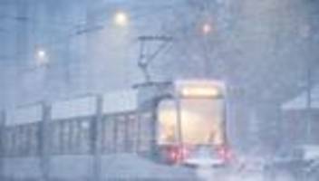 wetter: betrieb von bus und bahnen in bremen weiter eingeschränkt