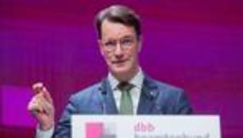 Öffentlicher dienst: wüst bekennt sich klar zum berufsbeamtentum