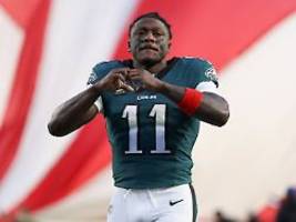 NFL-Champion stürzt hart ab: Vor Millionen-Publikum zerfetzen sich die Eagles selbst